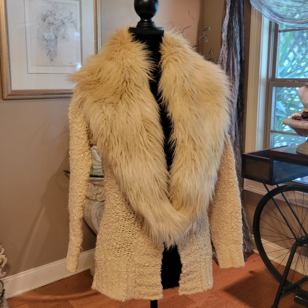 Guess Faux Fur Collar Sweater Cardigan  in xxs - Picture 4 of 12